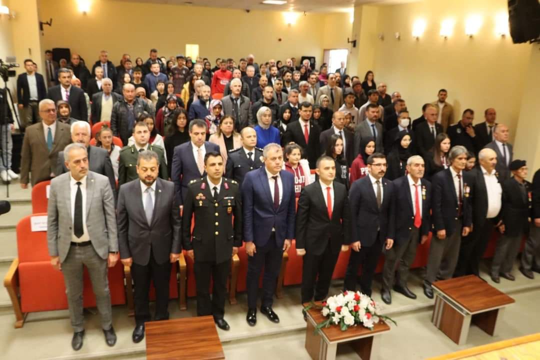 EMİRDAĞ'DA 18 MART TÖRENİNDE DUYGU DOLU ANLAR YAŞANDI