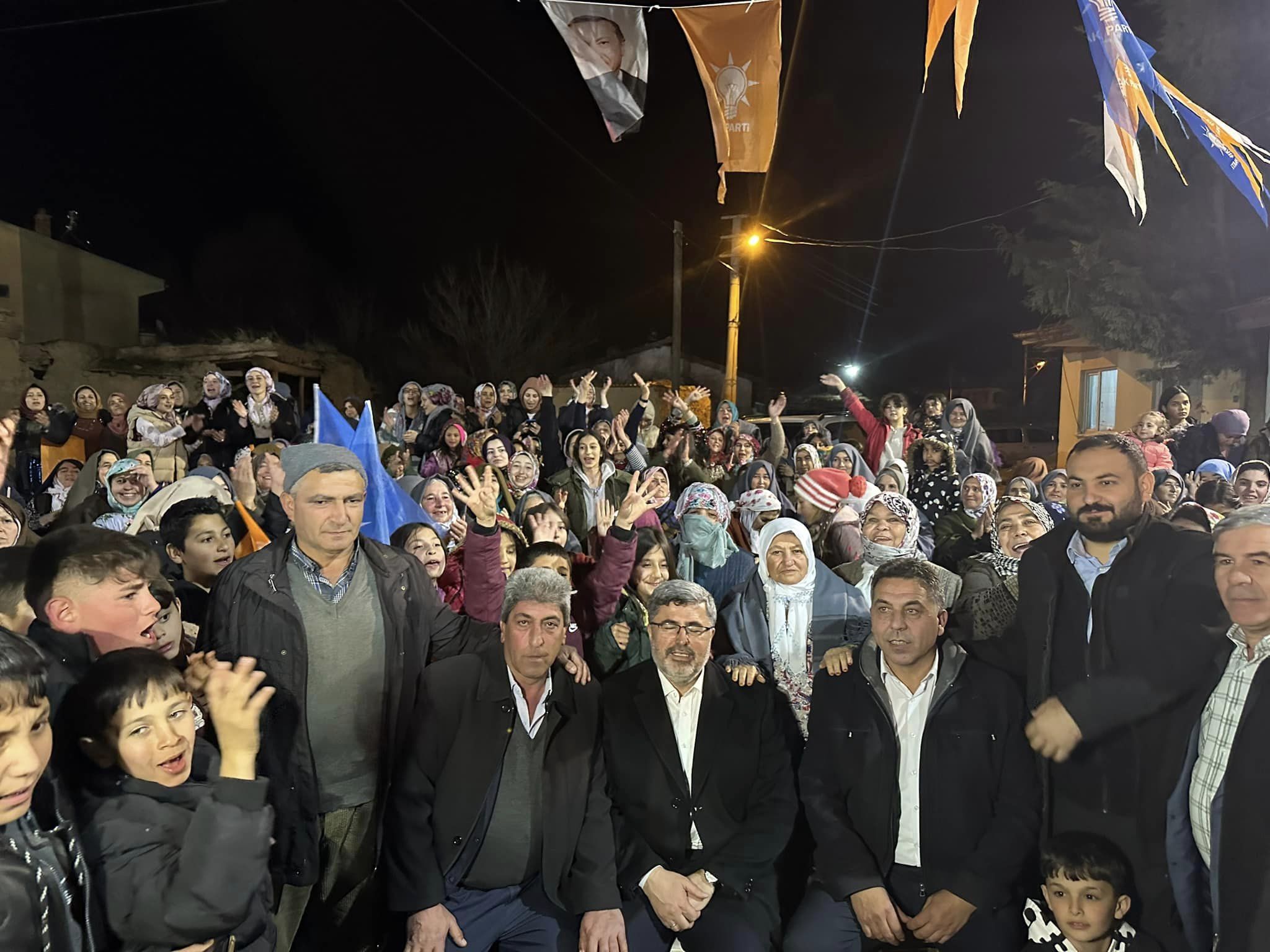 ÖZKAYA  MEŞALELER EŞLİĞİNDE COŞKULU AÇILIŞA KATILDI