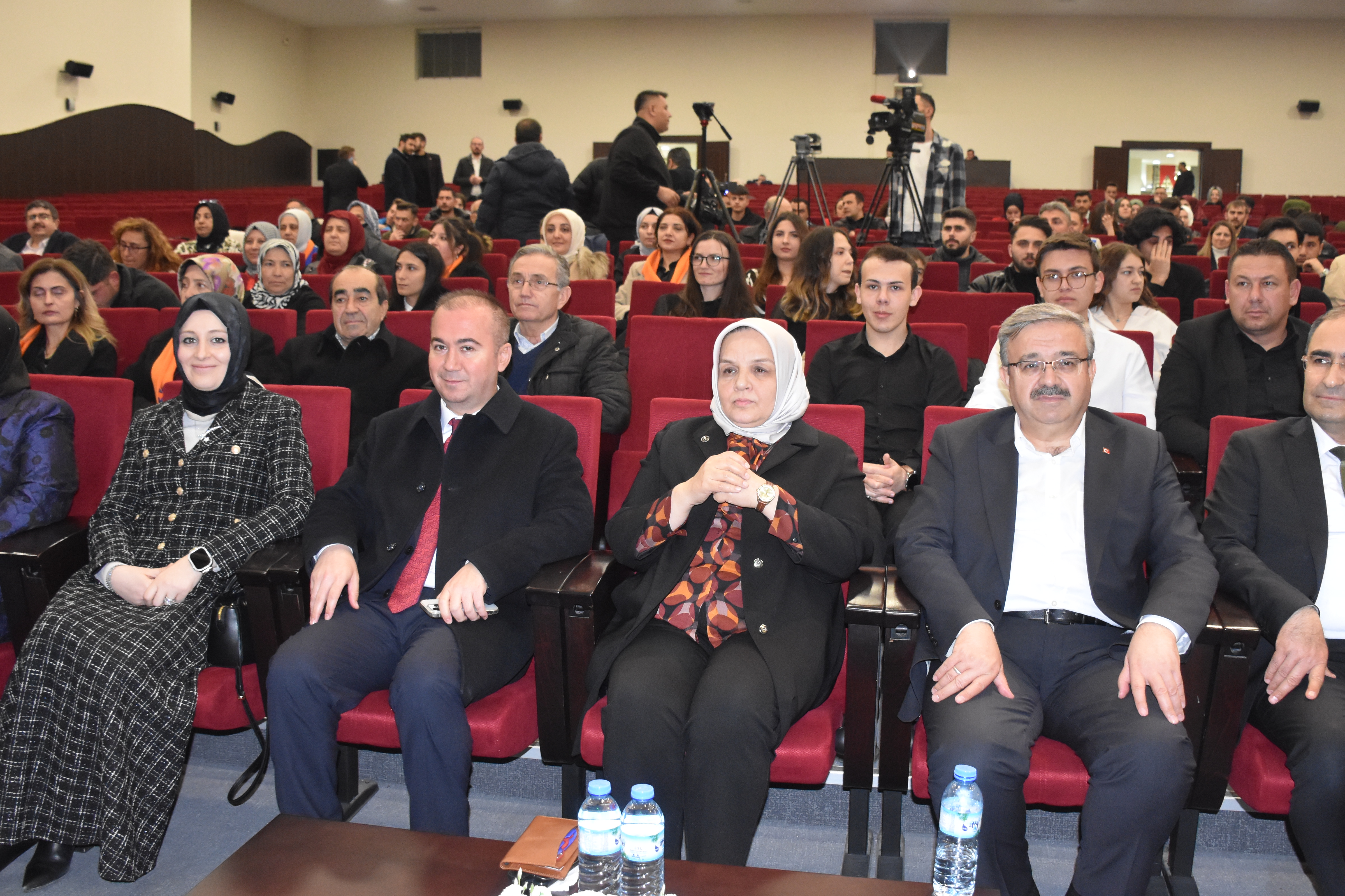 "NE YAZIK Kİ  BAZI ADAYLAR ANKARA'DA BAŞKA AFYON'DA BAŞKA SÖYLÜYOR"