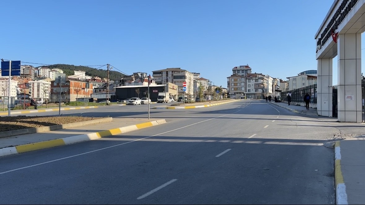 Yola Atlayan Çocuğa Otomobil Çarptı