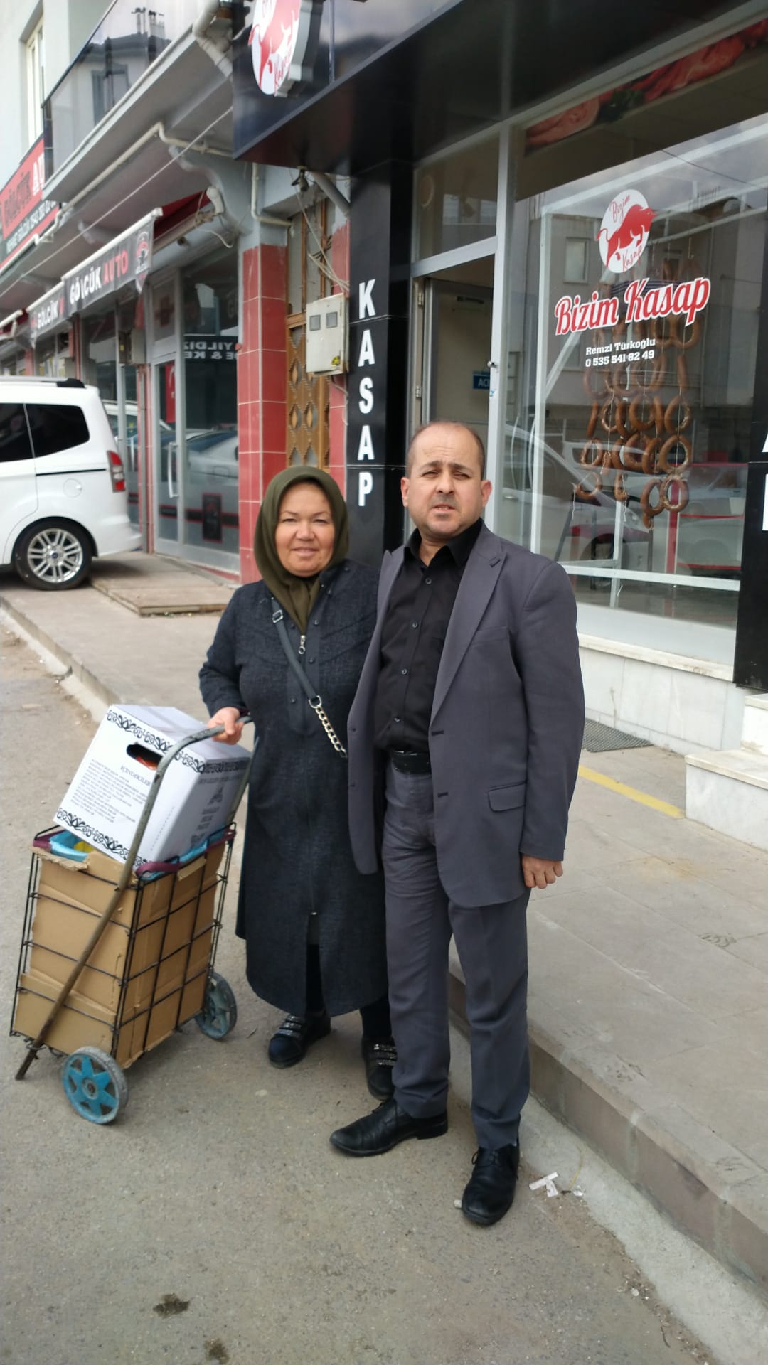 Altınokta Körler Derneği Afyonkarahisar Şubesi İlçelerde 50 Aileye Ramazan Kolisi Dağıttı