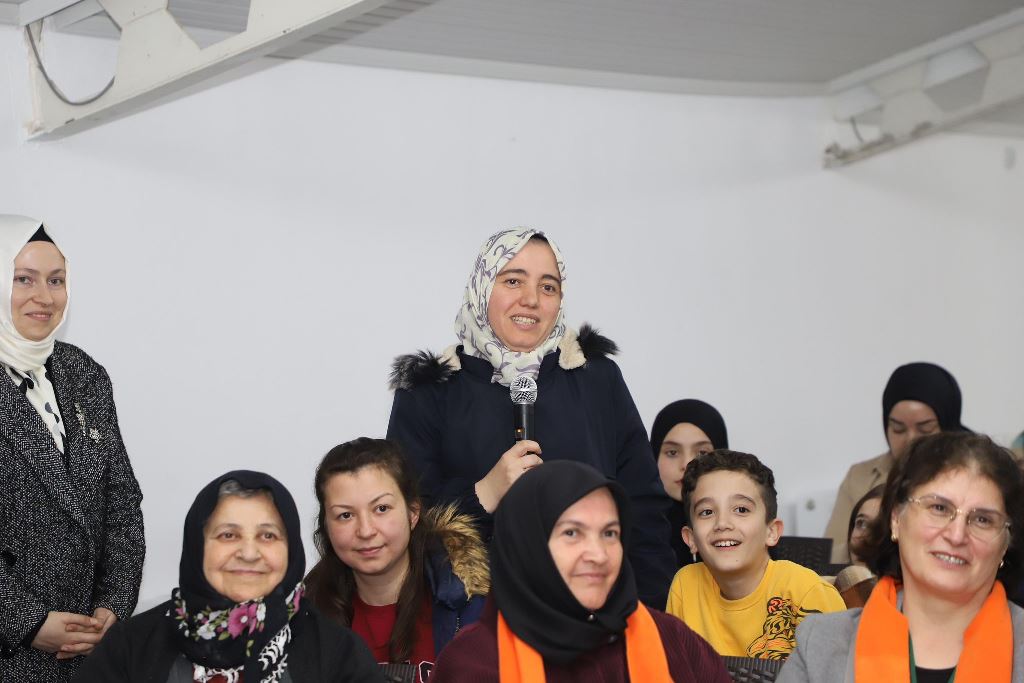 "KADIN ELİ DEĞECEK DİYENLER KADINLARI OKULLARA SOKMUYORLARDI"