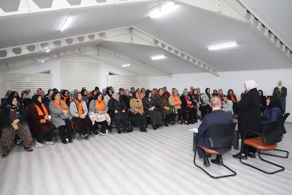 "KADIN ELİ DEĞECEK DİYENLER KADINLARI OKULLARA SOKMUYORLARDI"