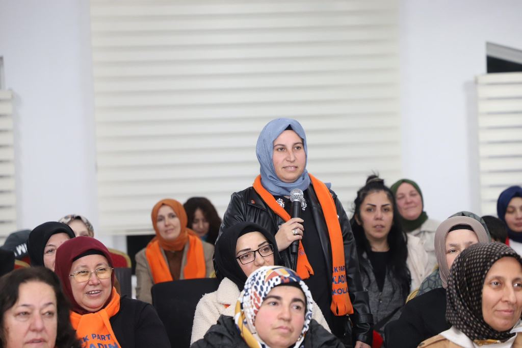 "KADIN ELİ DEĞECEK DİYENLER KADINLARI OKULLARA SOKMUYORLARDI"