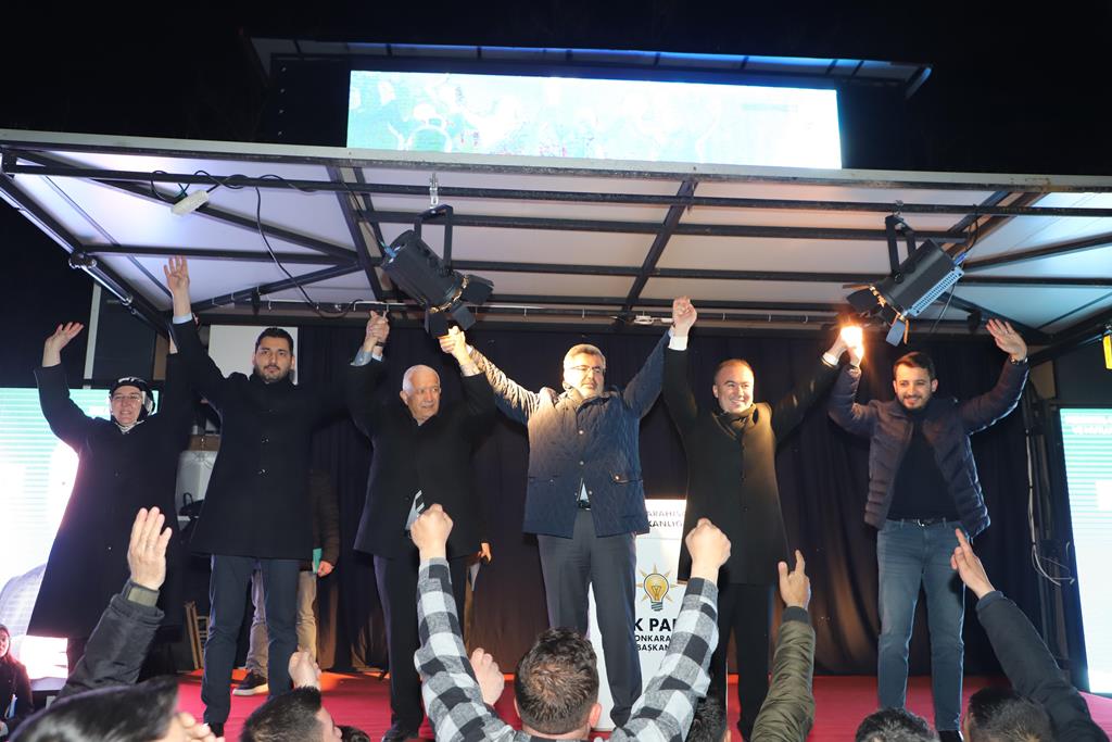 ÖZKAYA SEÇİM ÇALIŞMALARINA MERKEZDE VE ÇAY İLÇELERİNDE DEVAM ETTİ