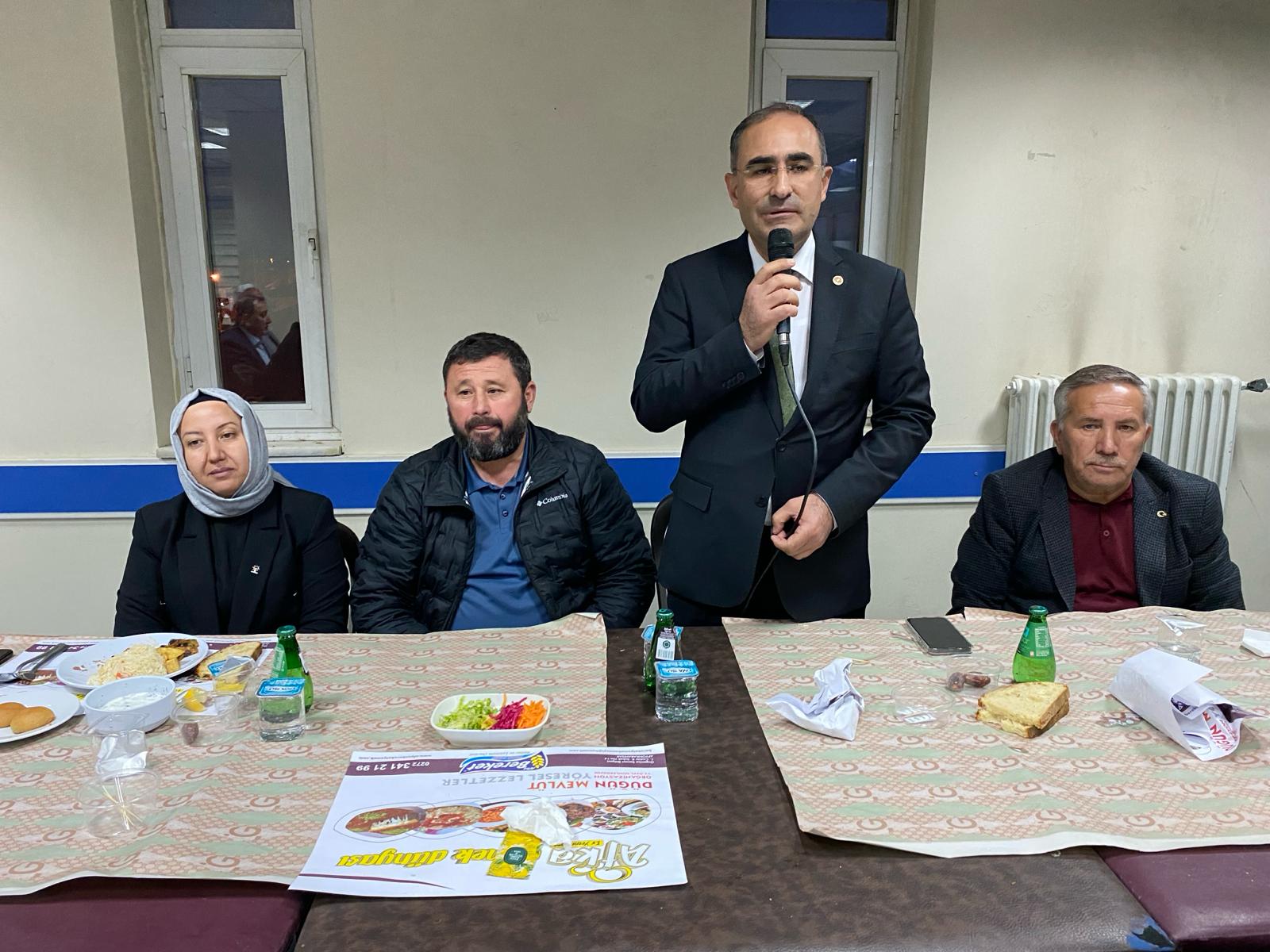 "DEMLENİR DEMLENİR GELDİĞİ GİBİ GİDER"