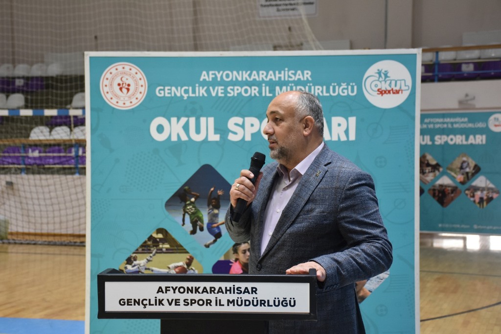 HENTBOL YILDIZLARI AFYONKARAHİSAR'DA BULUŞTU