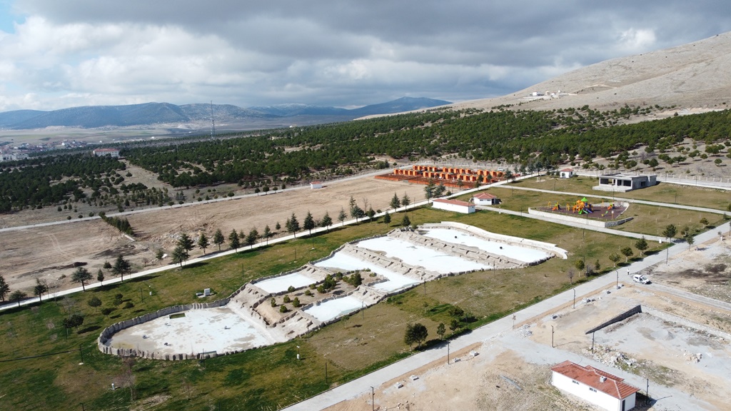 EMİRDAĞ MİLLET BAHÇESİ AÇILIŞ İÇİN GÜN SAYIYOR