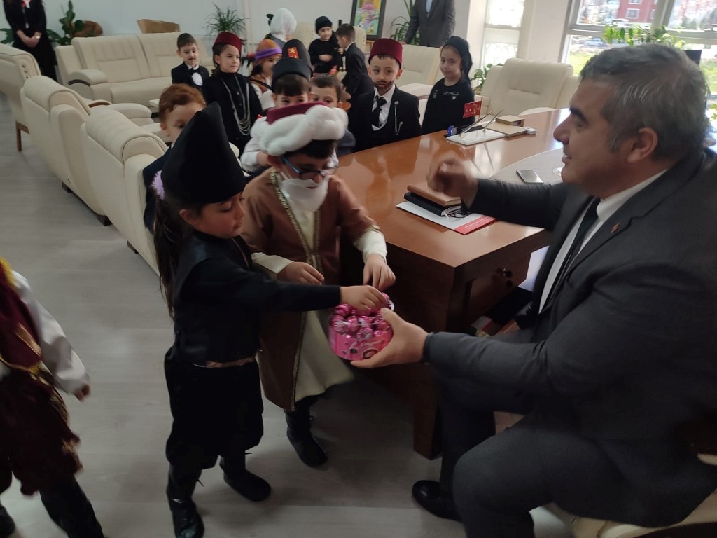 Kendileri Küçük Kalpleri Büyük Kahramanlarımız Dile Geldi