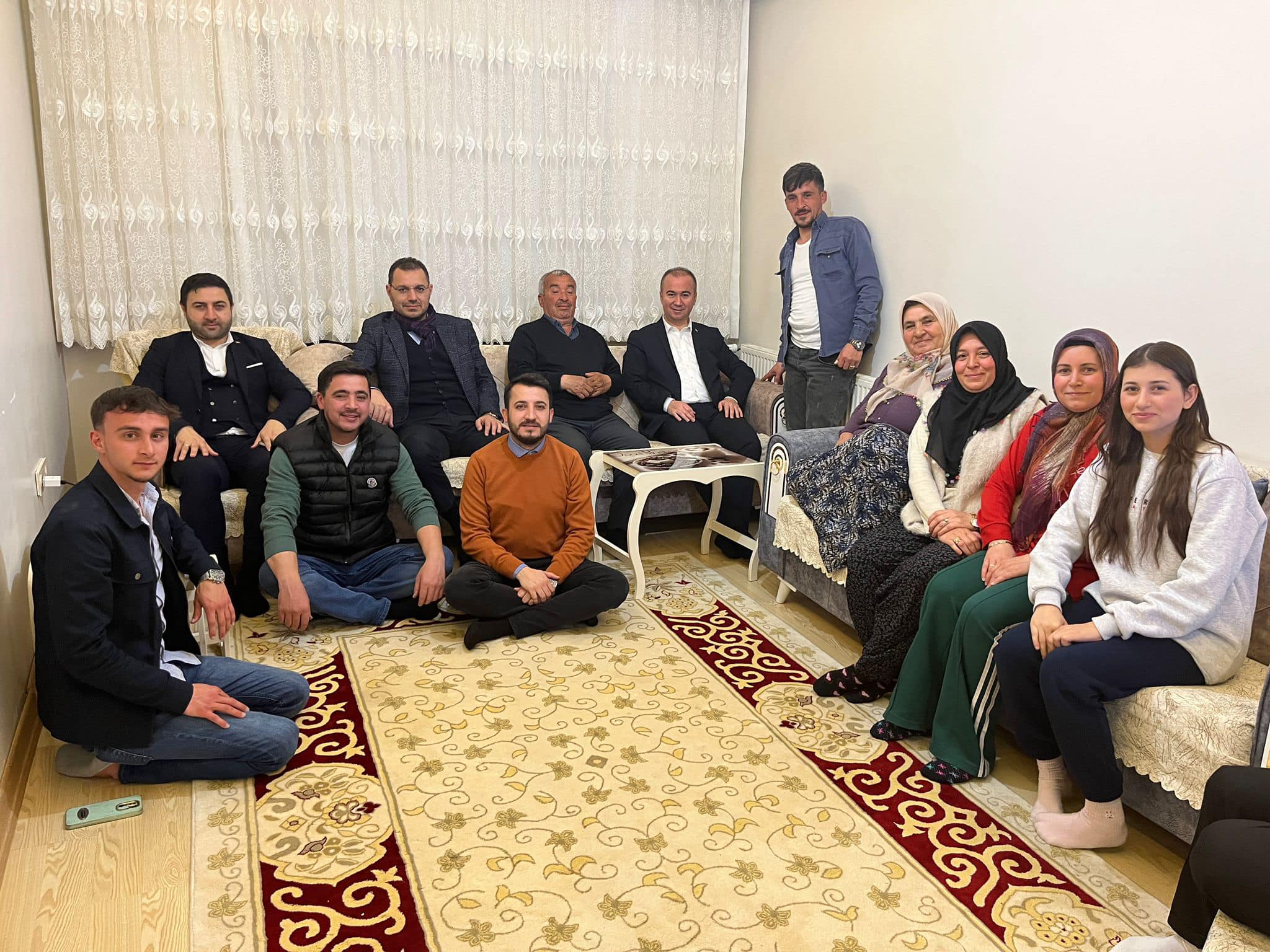 KANLICA MAHALLESİNDE HEMŞEHRİLERİYLE BULUŞTU