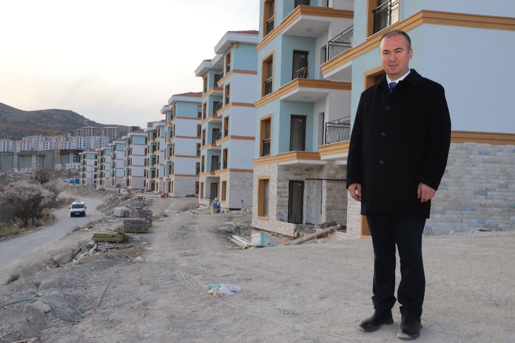 ULUÇAY'DAN AFYONKARAHİSAR'A 2 BİN KONUT MÜJDESİ