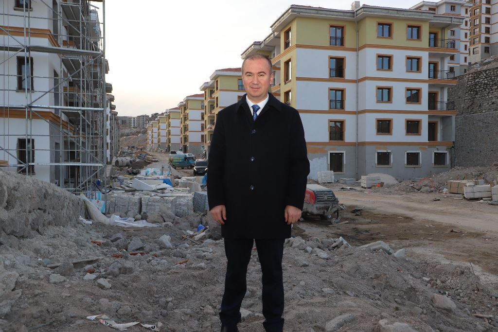 ULUÇAY'DAN AFYONKARAHİSAR'A 2 BİN KONUT MÜJDESİ