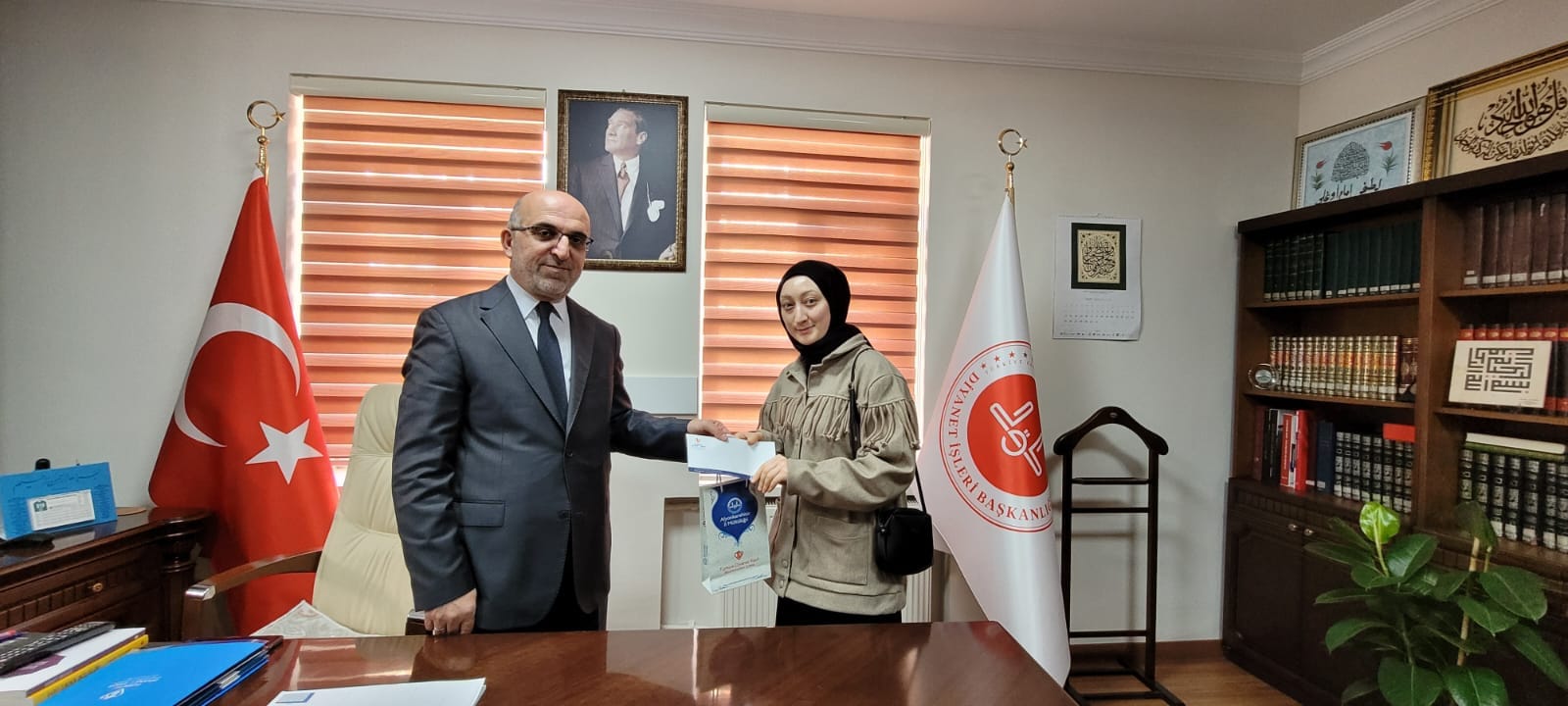 Afyonkarahisar İl Müftüsü İmamoğlu Dereceye Giren Öğrencilere Ödüllerini Verdi