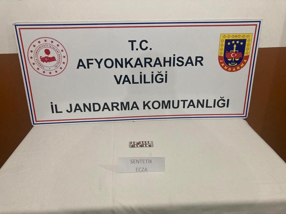 Üzerlerinde Sentetik Ecza Hapı İle Yakalandılar