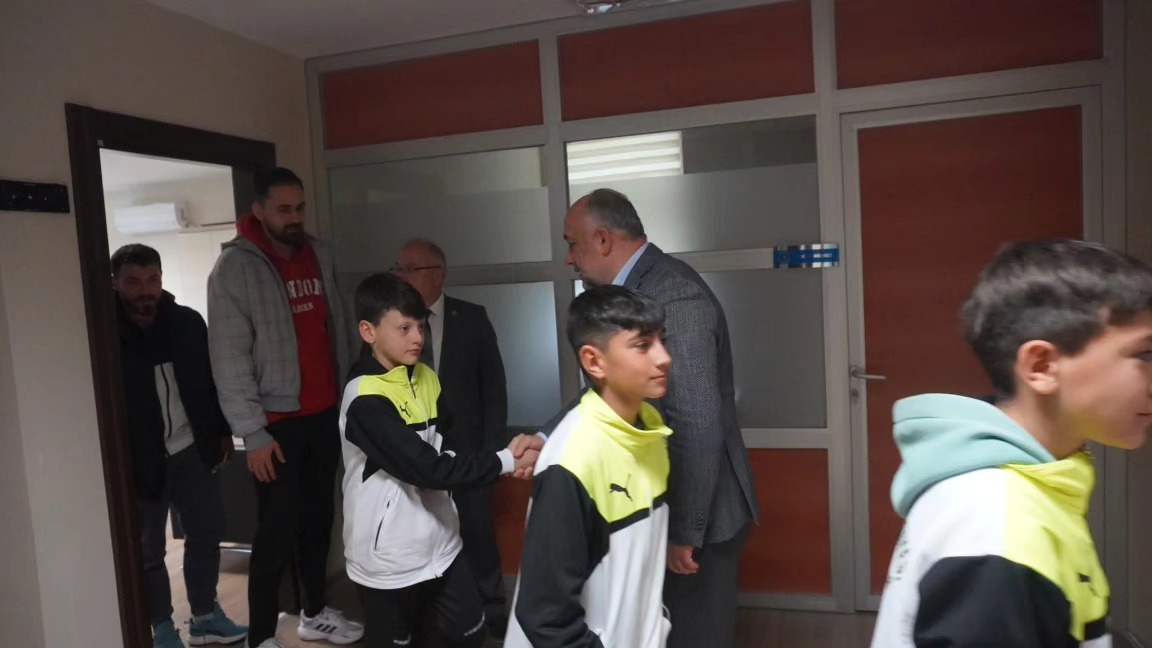 Türkiye Şampiyonası'na hazırlanan gençleri ağırladı
