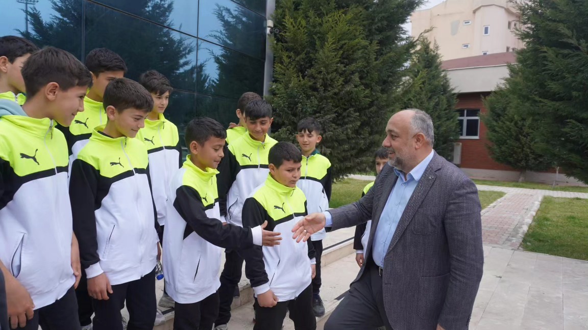 Türkiye Şampiyonası'na hazırlanan gençleri ağırladı