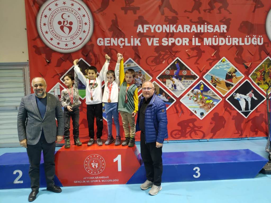 SATRANÇ TURNUVASI SONA ERDİ