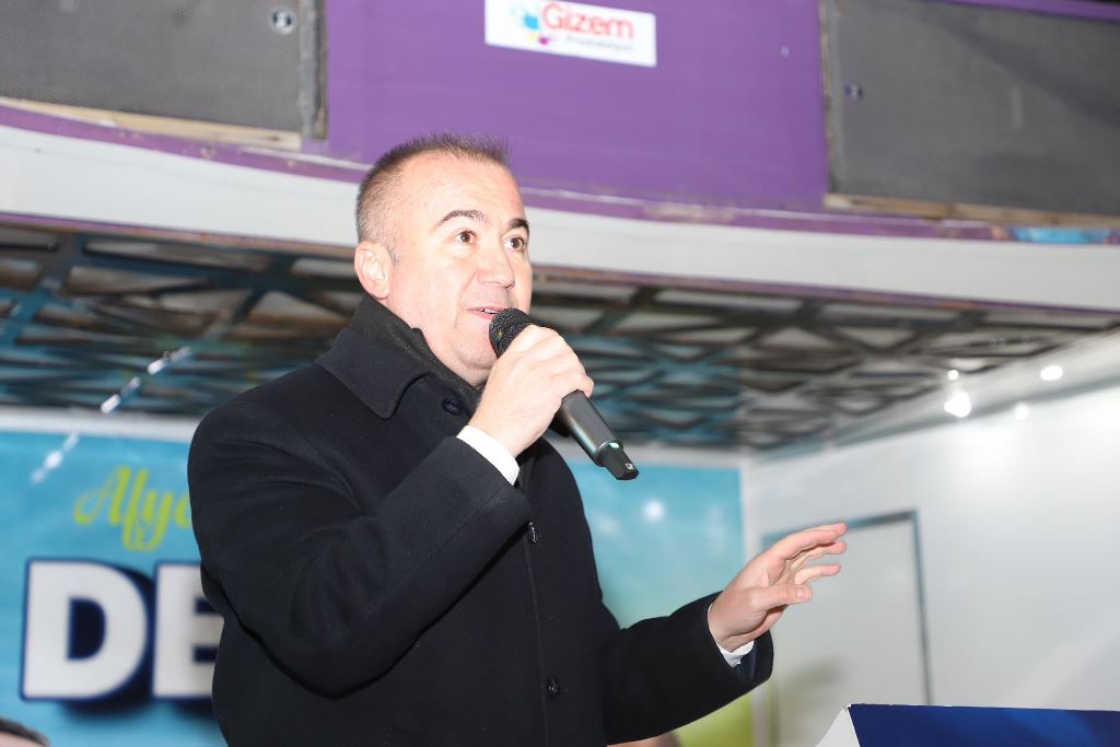 "BİZİM HAYALLERİMİZİ YATIRIMLAR SÜSLERKEN, MUHALEFET KAVGA DERDİNDE"