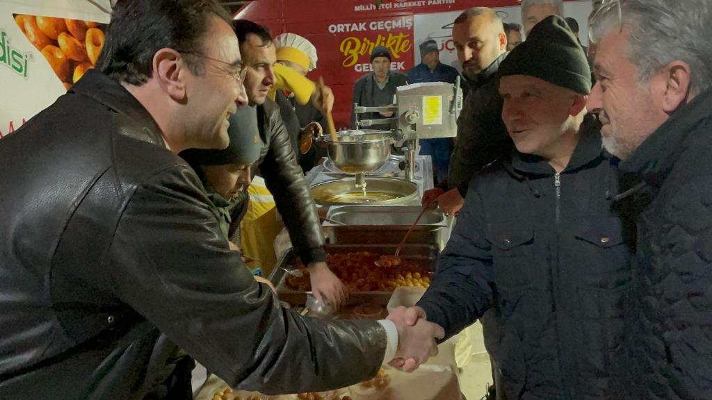  "AYAĞI YERE BASAN PROJELERLE HİZMET PEŞİNDE KOŞUYORUZ"