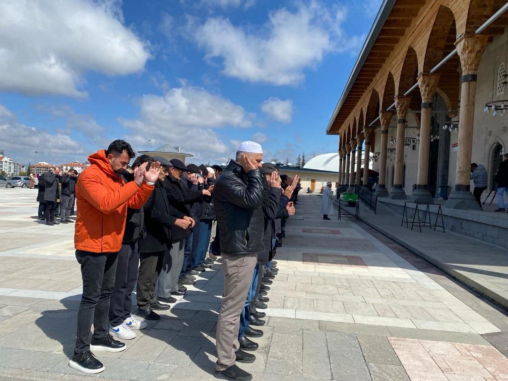 NEZAHAT BALIK SON YOLCULUĞUNA UĞURLANDI
