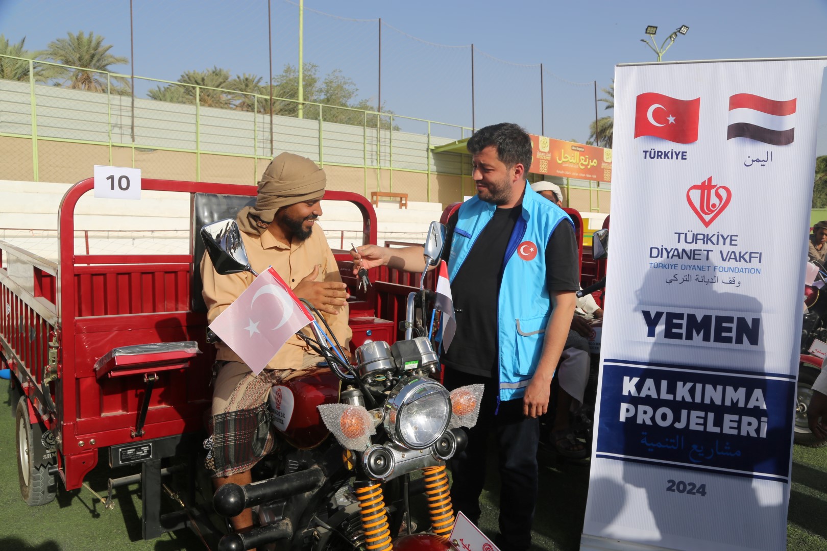 TDV YEMEN'DE 3 TEKERLEKLİ MOTOSİKLET DAĞITIMI YAPTI