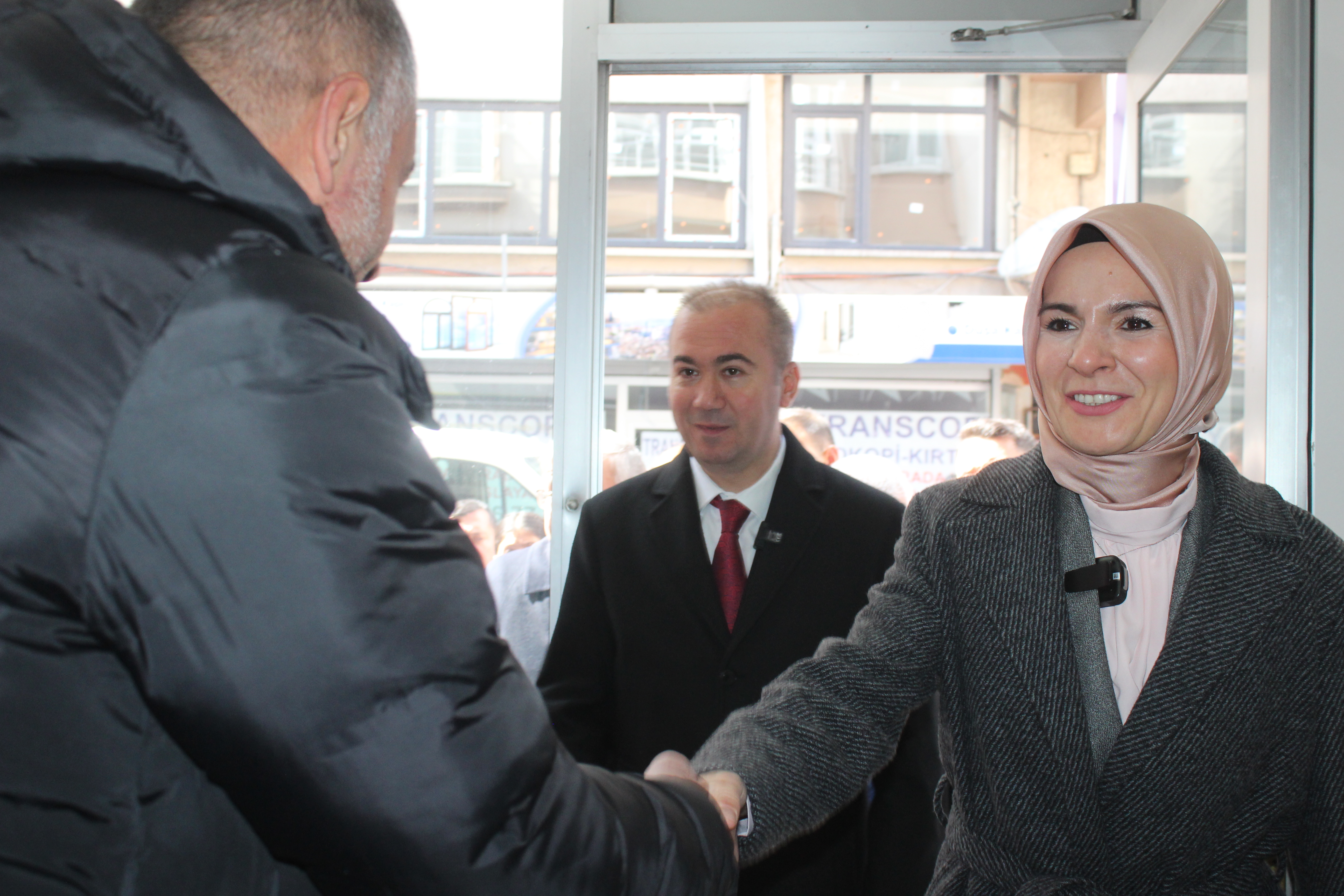 BAKAN GÖKTAŞ AFYON ESNAFINI ZİYARET ETTİ