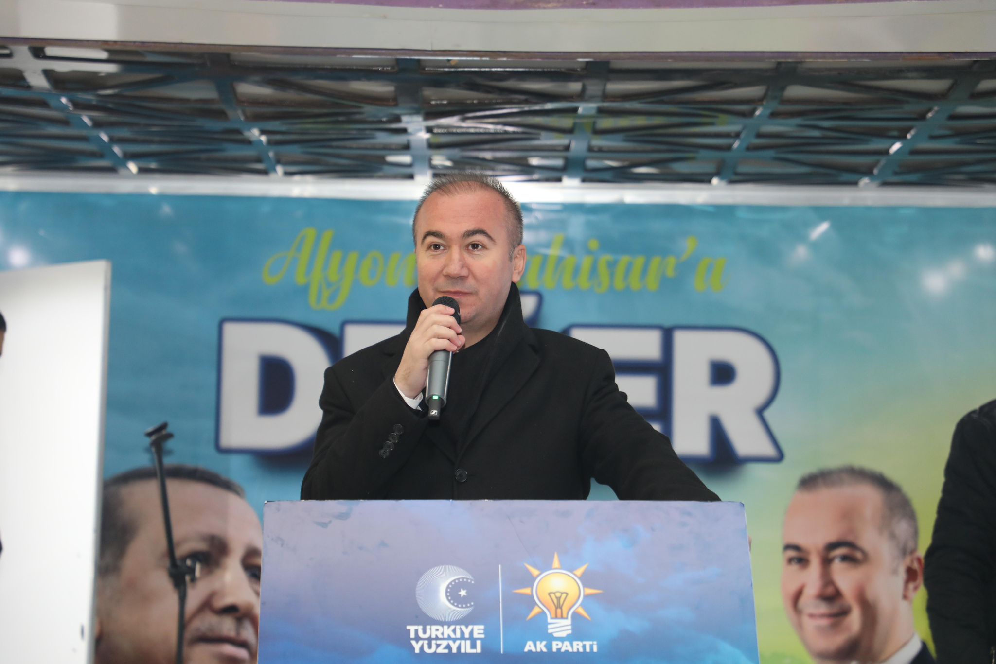“SİZLERİN HİZMETKARI OLMAYA TALİBİM”
