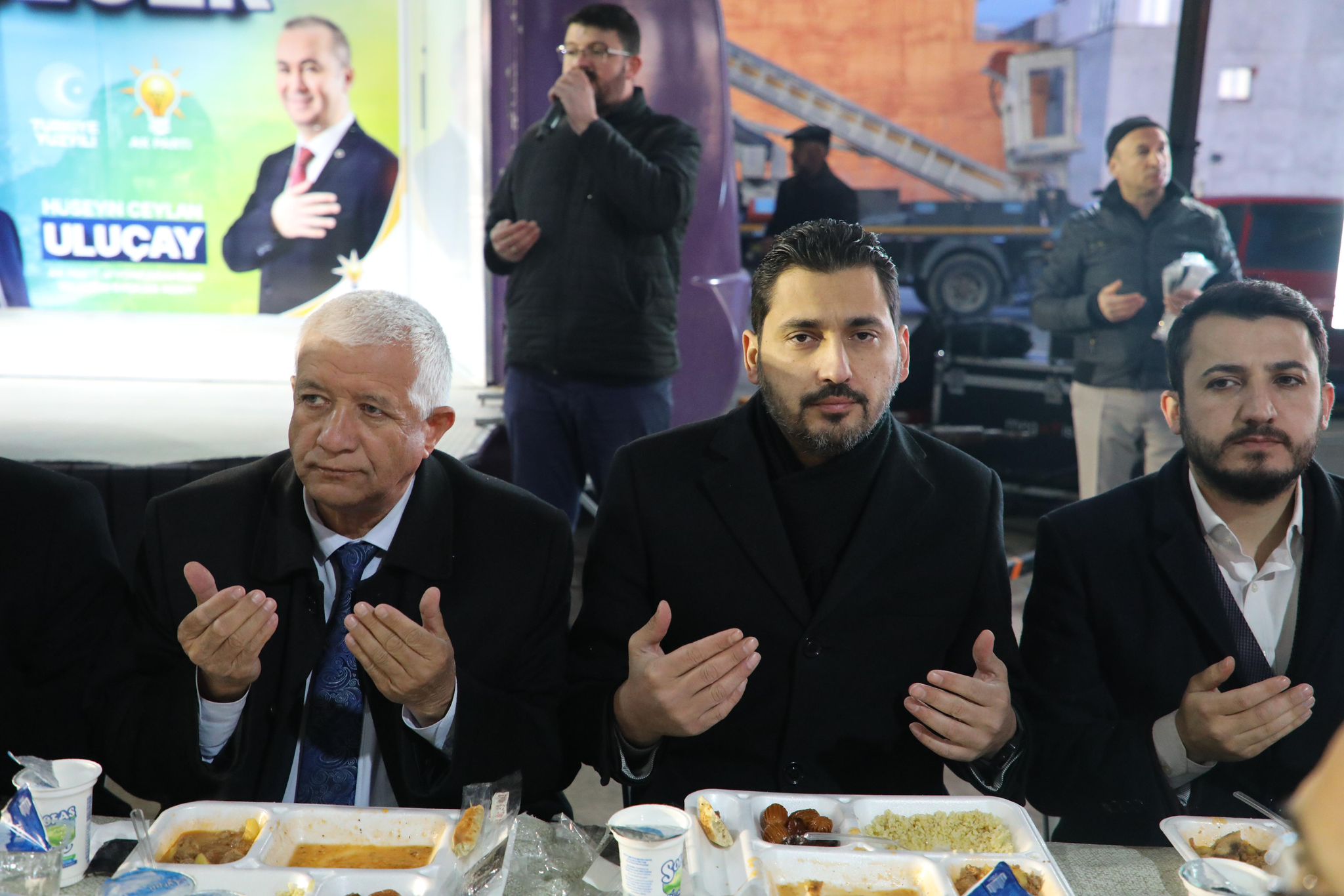 “SİZLERİN HİZMETKARI OLMAYA TALİBİM”