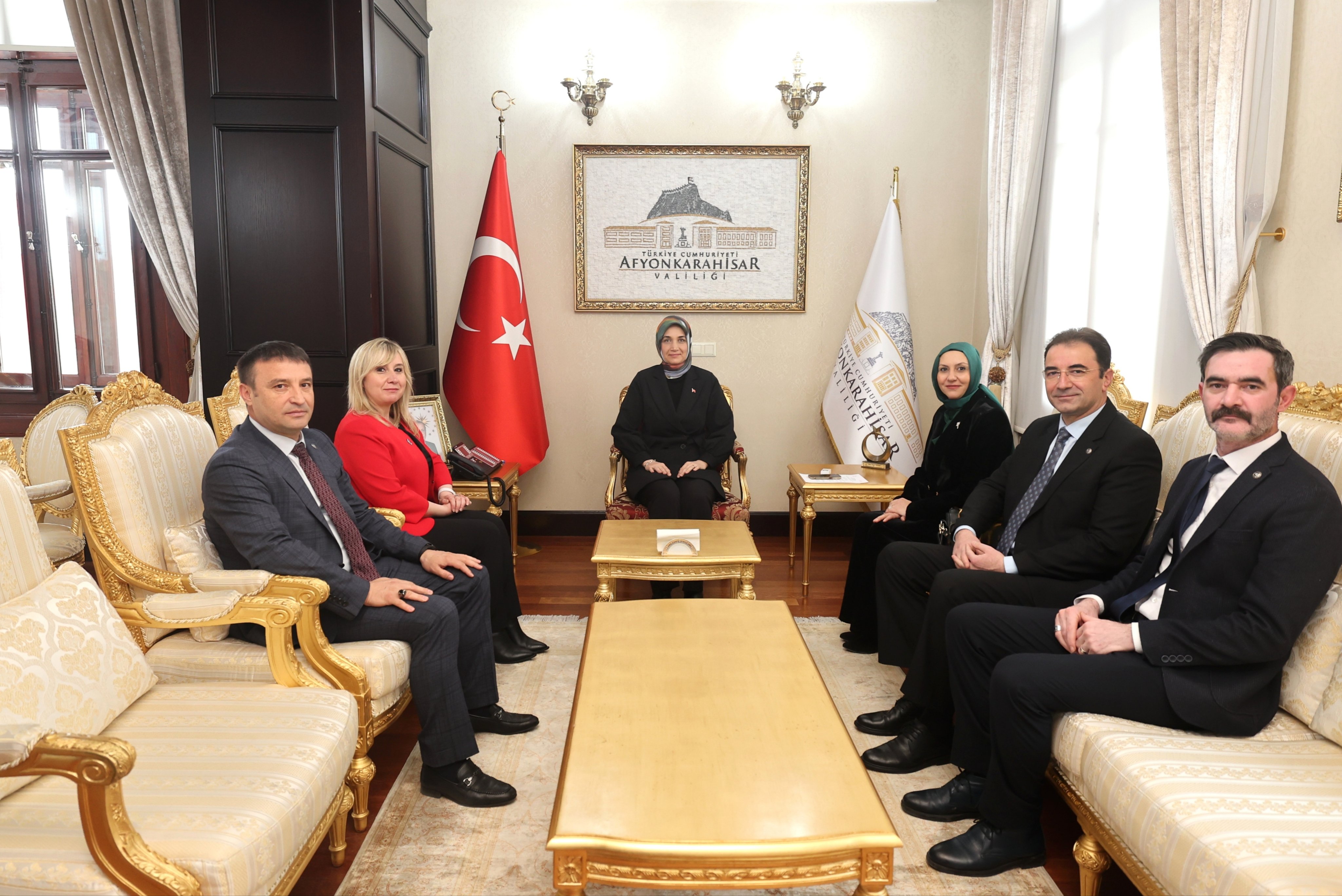 MHP'li Heyet Vali Yiğitbaşı'yı Ziyaret Etti
