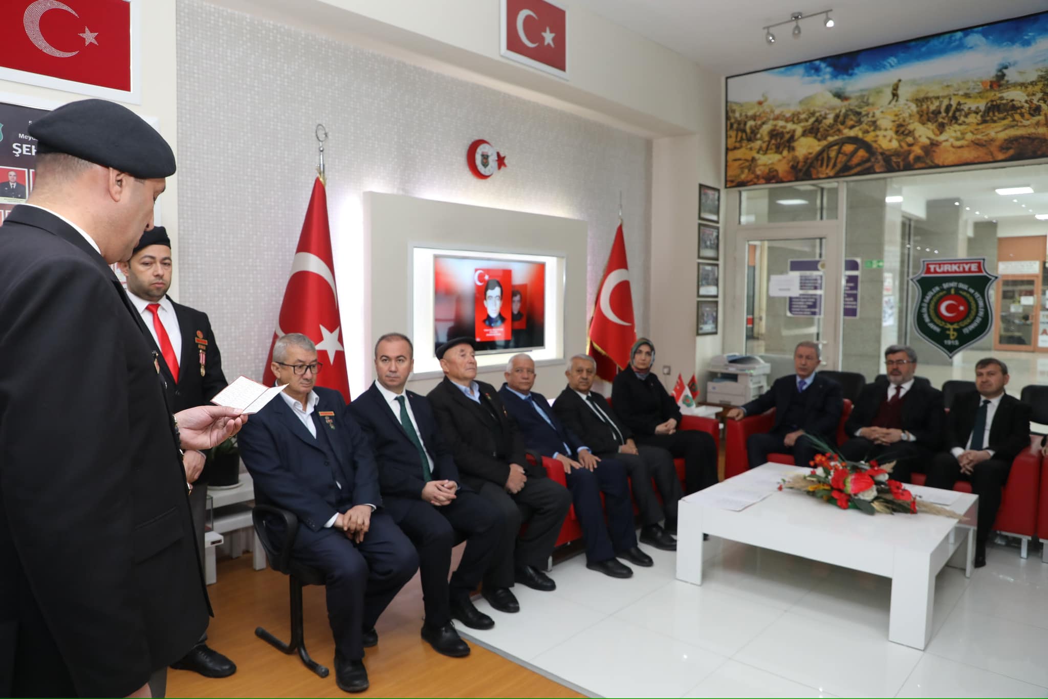 AKAR  HARP MALULU ŞEHİTLER VE GAZİLER DERNEĞİNİ ZİYARET ETTİ