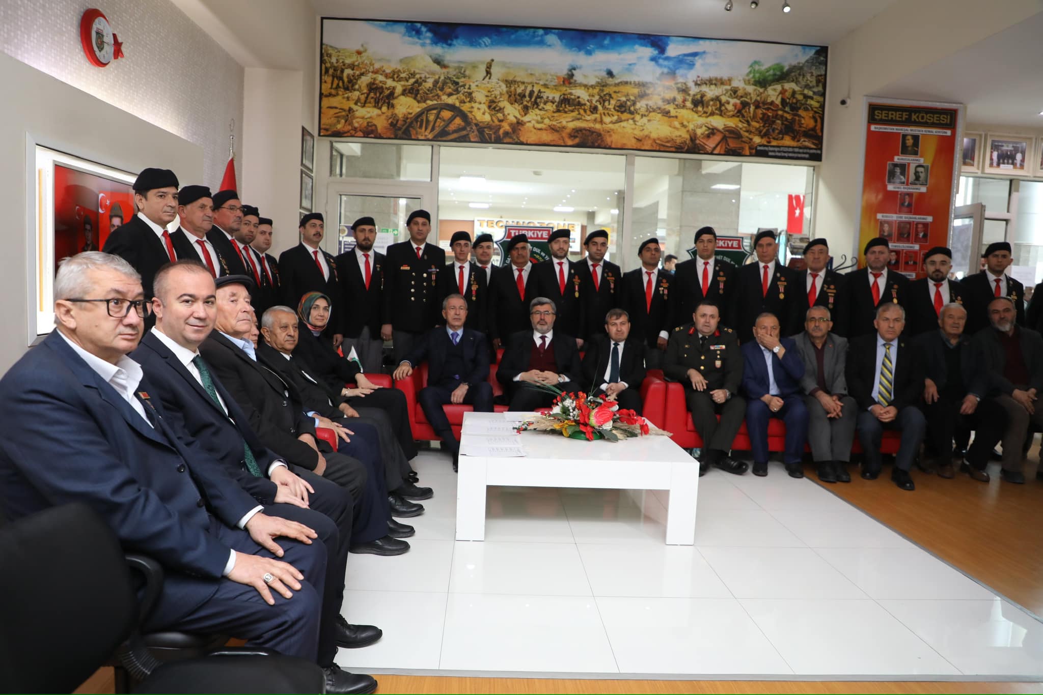 AKAR  HARP MALULU ŞEHİTLER VE GAZİLER DERNEĞİNİ ZİYARET ETTİ