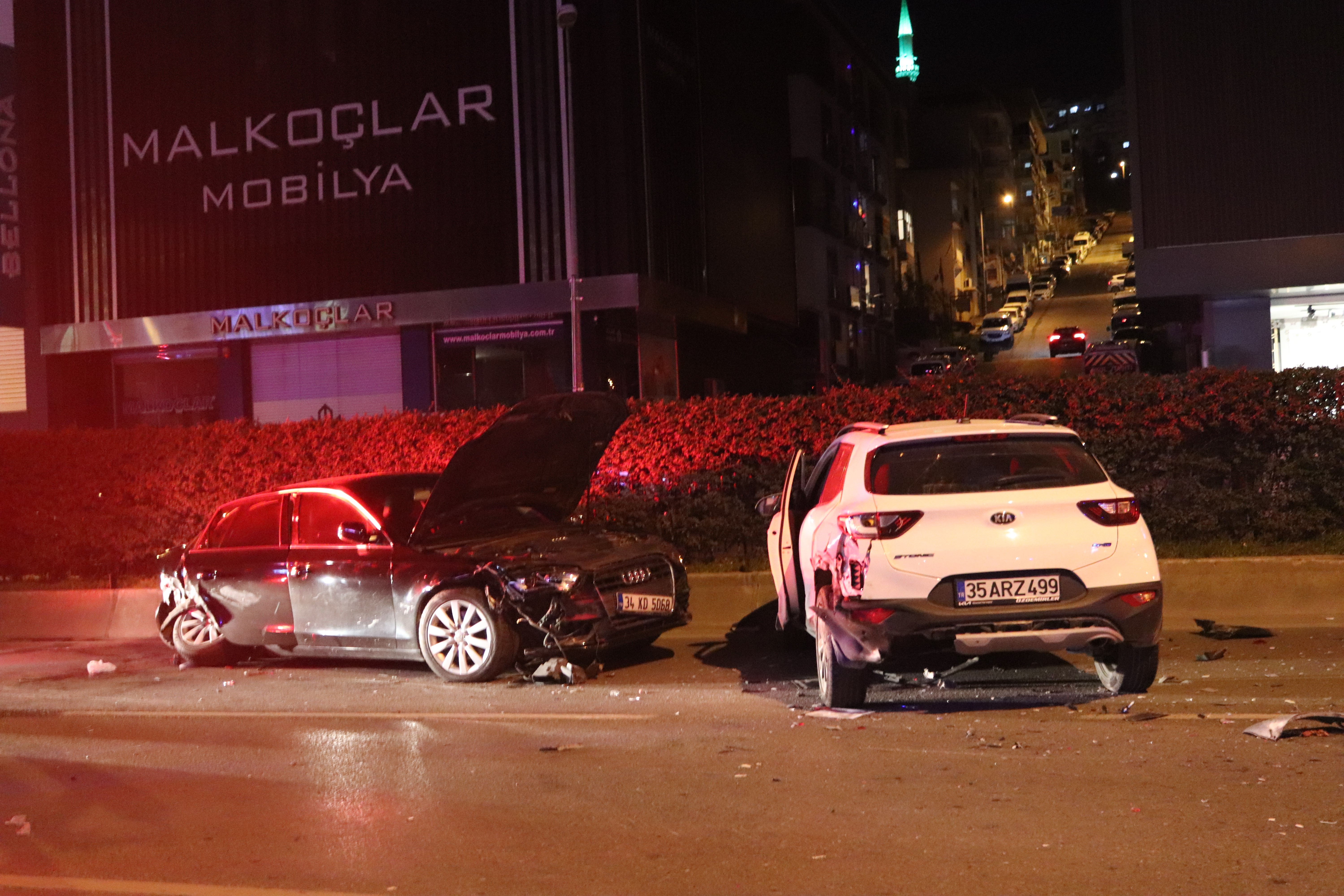 Feci Kazada Ortalık Savaş Alanına Döndü: 2 Ölü, 7 Yaralı