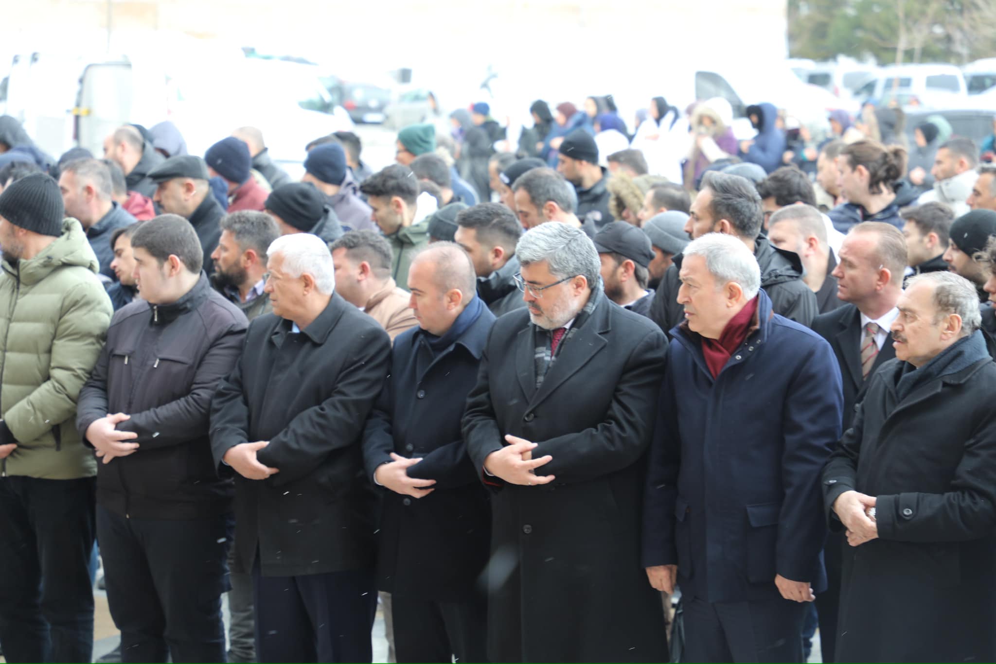 AKAR  AFYON'DA CENAZE TÖRENİNE KATILDI