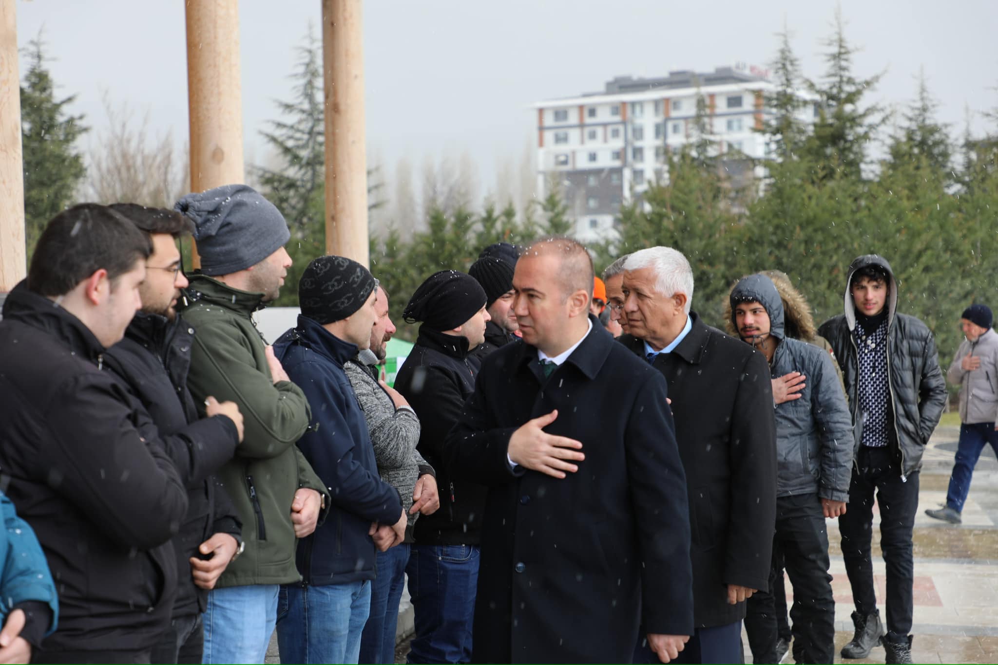 AKAR  AFYON'DA CENAZE TÖRENİNE KATILDI