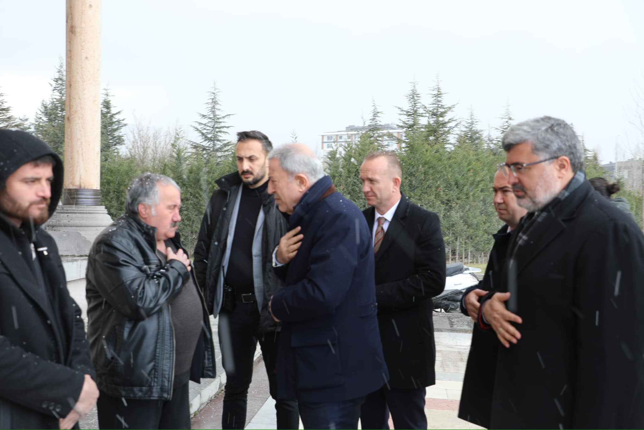 AKAR  AFYON'DA CENAZE TÖRENİNE KATILDI