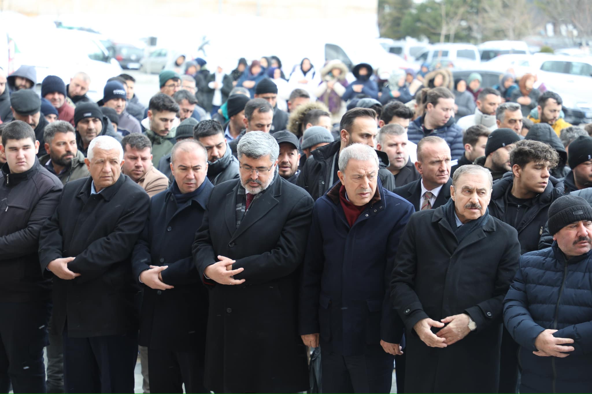 AKAR  AFYON'DA CENAZE TÖRENİNE KATILDI