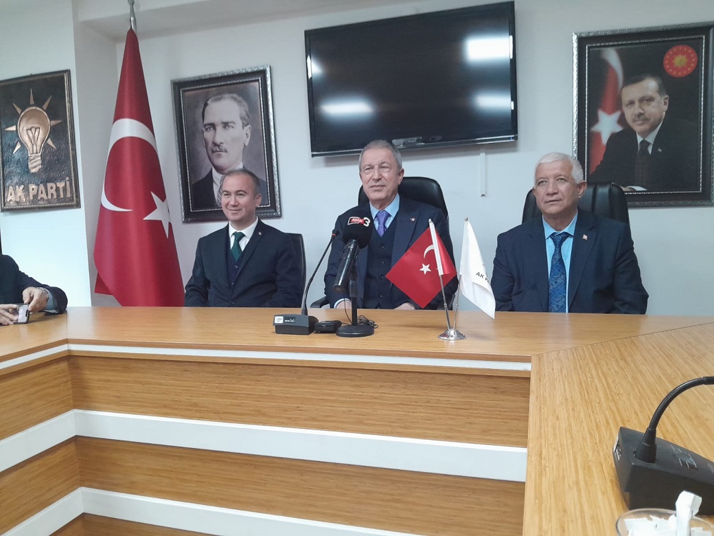 HULUSİ AKAR AK PARTİ İL BAŞKANLIĞINI ZİYARET ETTİ