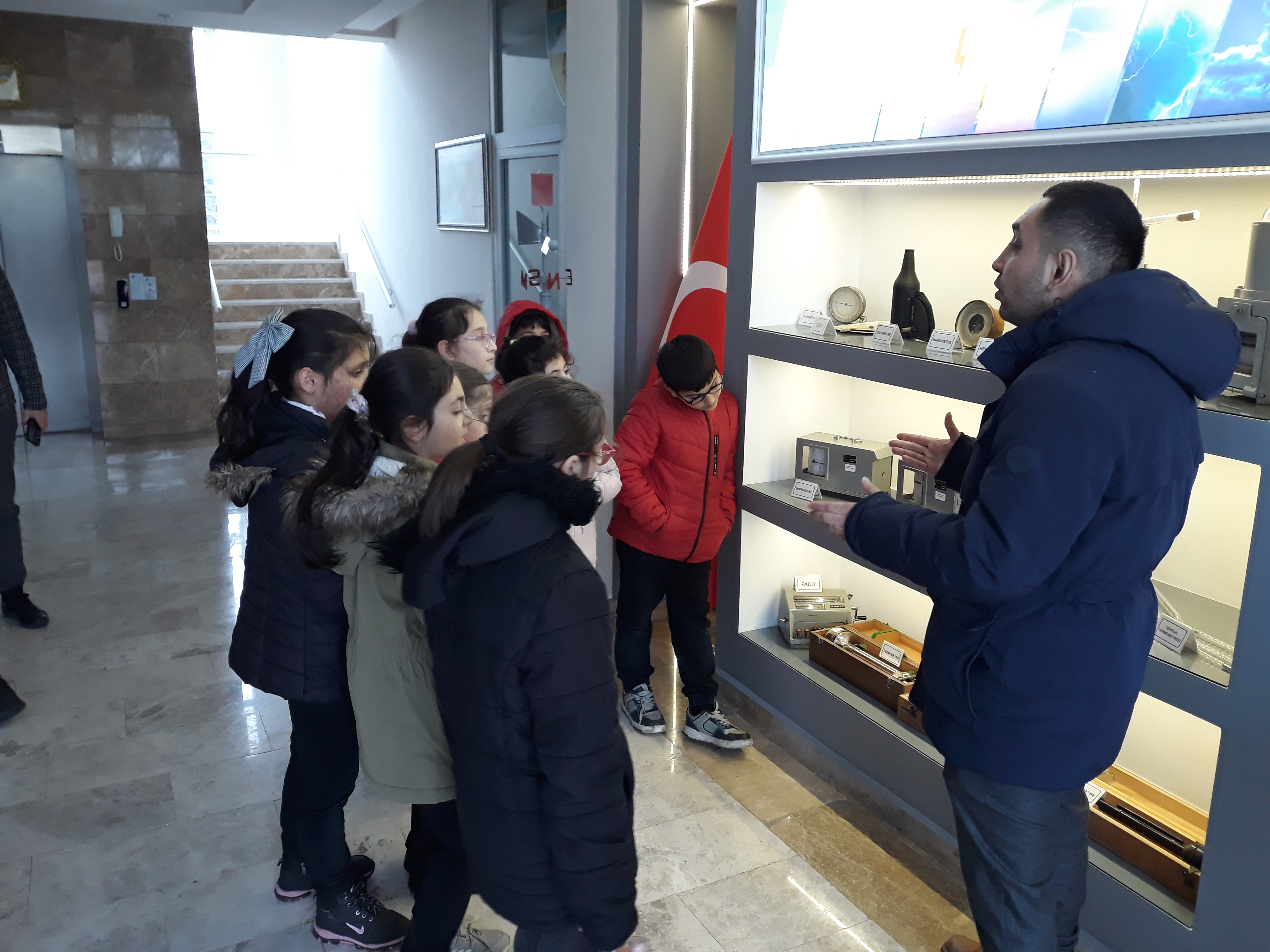ÖĞRENCİLER METEOROLOJİ’Yİ ZİYARET ETTİLER