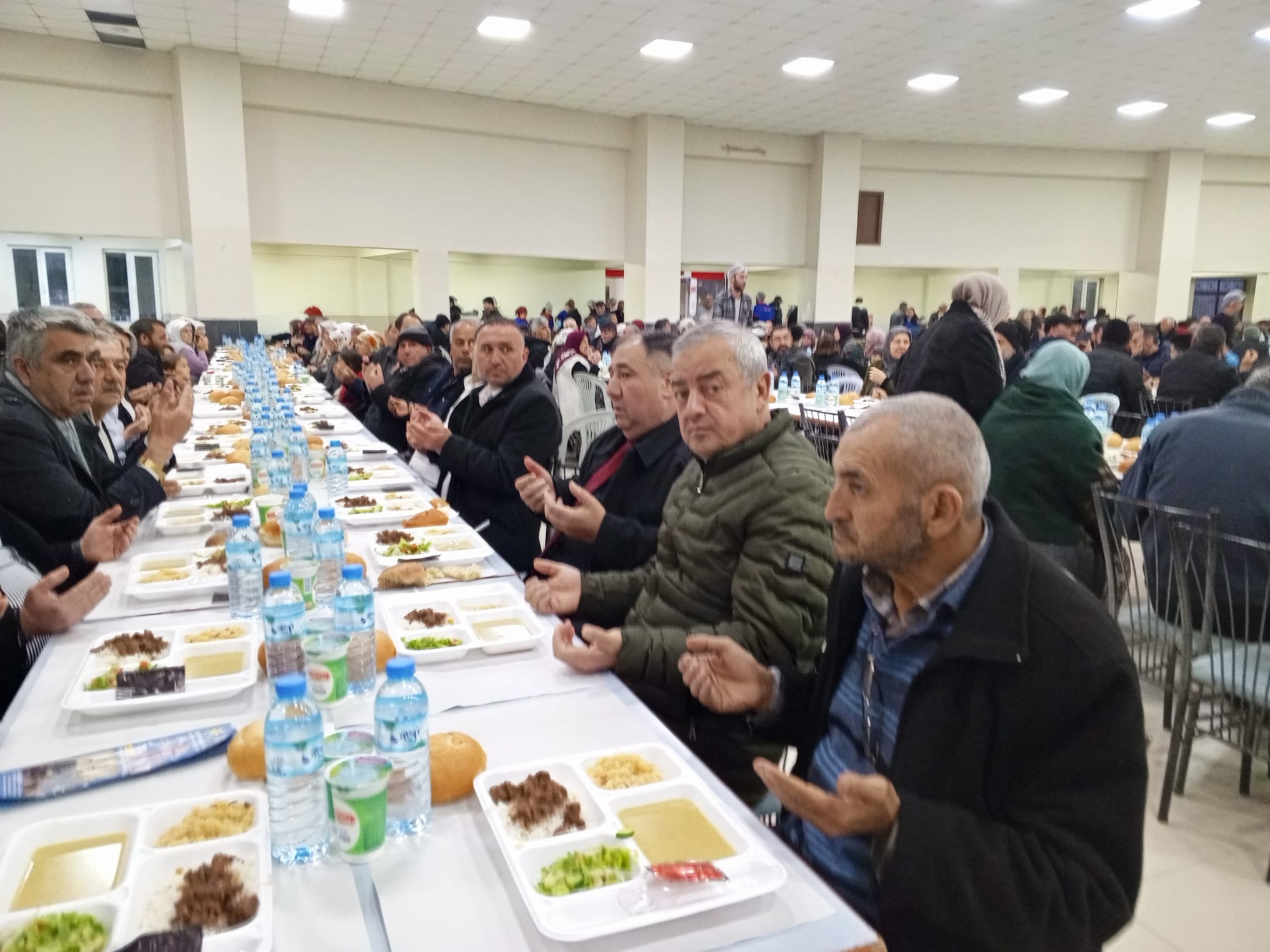 OLGUN, SULTANDAĞI'NDA HEMŞERİLERİYLE İFTAR PROGRAMINDA BULUŞTU