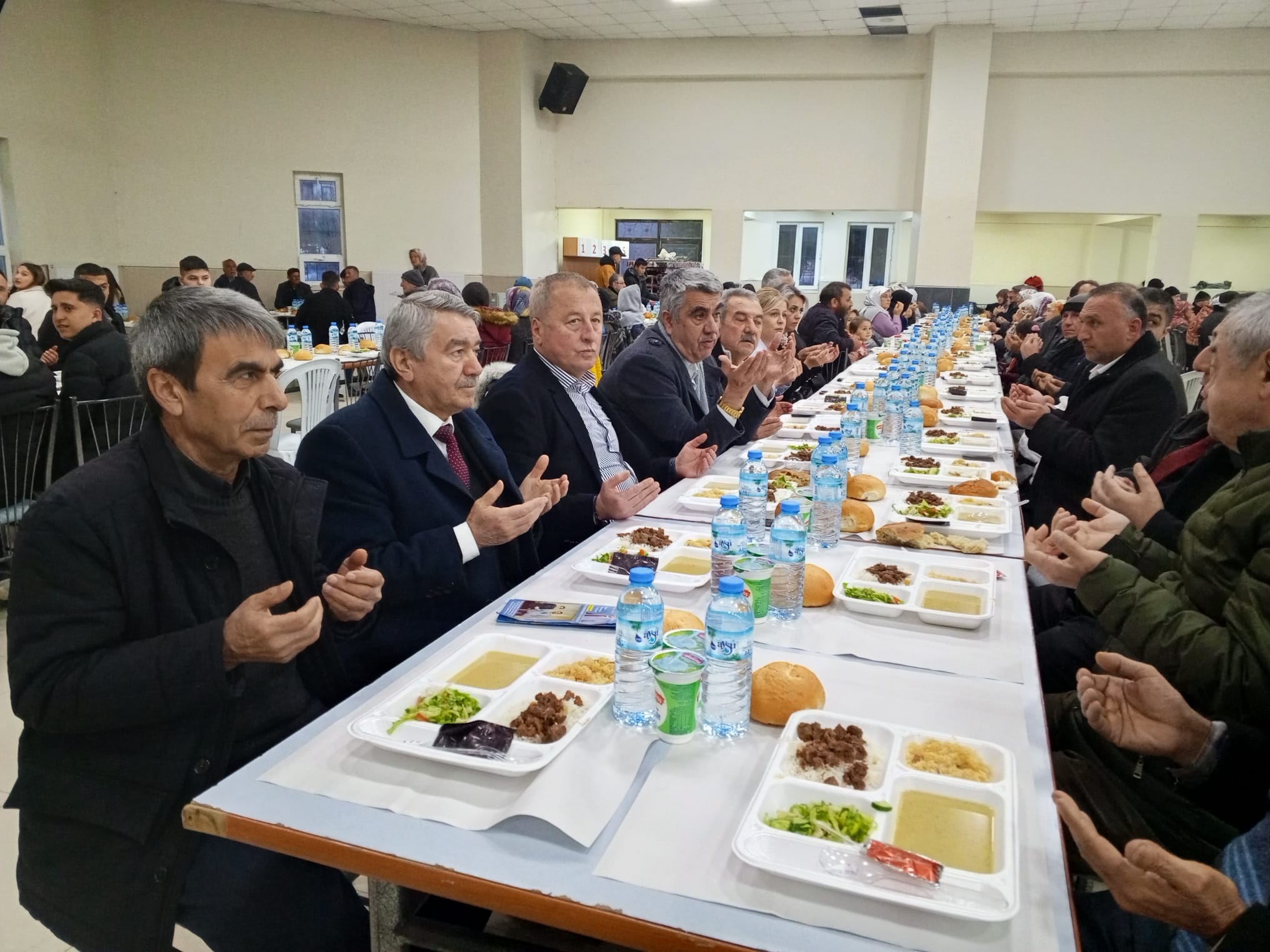 OLGUN, SULTANDAĞI'NDA HEMŞERİLERİYLE İFTAR PROGRAMINDA BULUŞTU