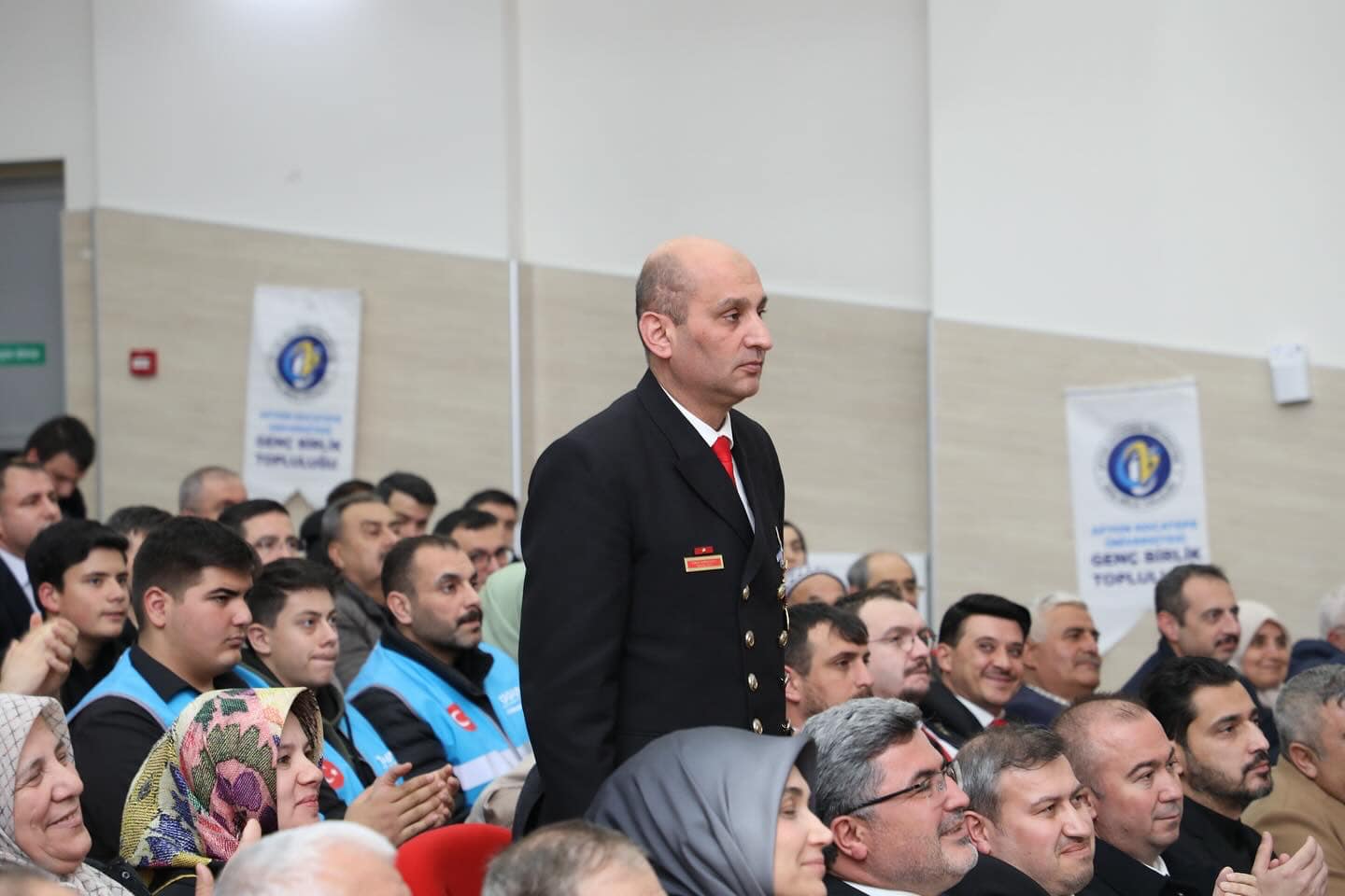 AKAR BİRLİK VAKFINDA  DÜZENLENEN KONFERANSA KATILDI