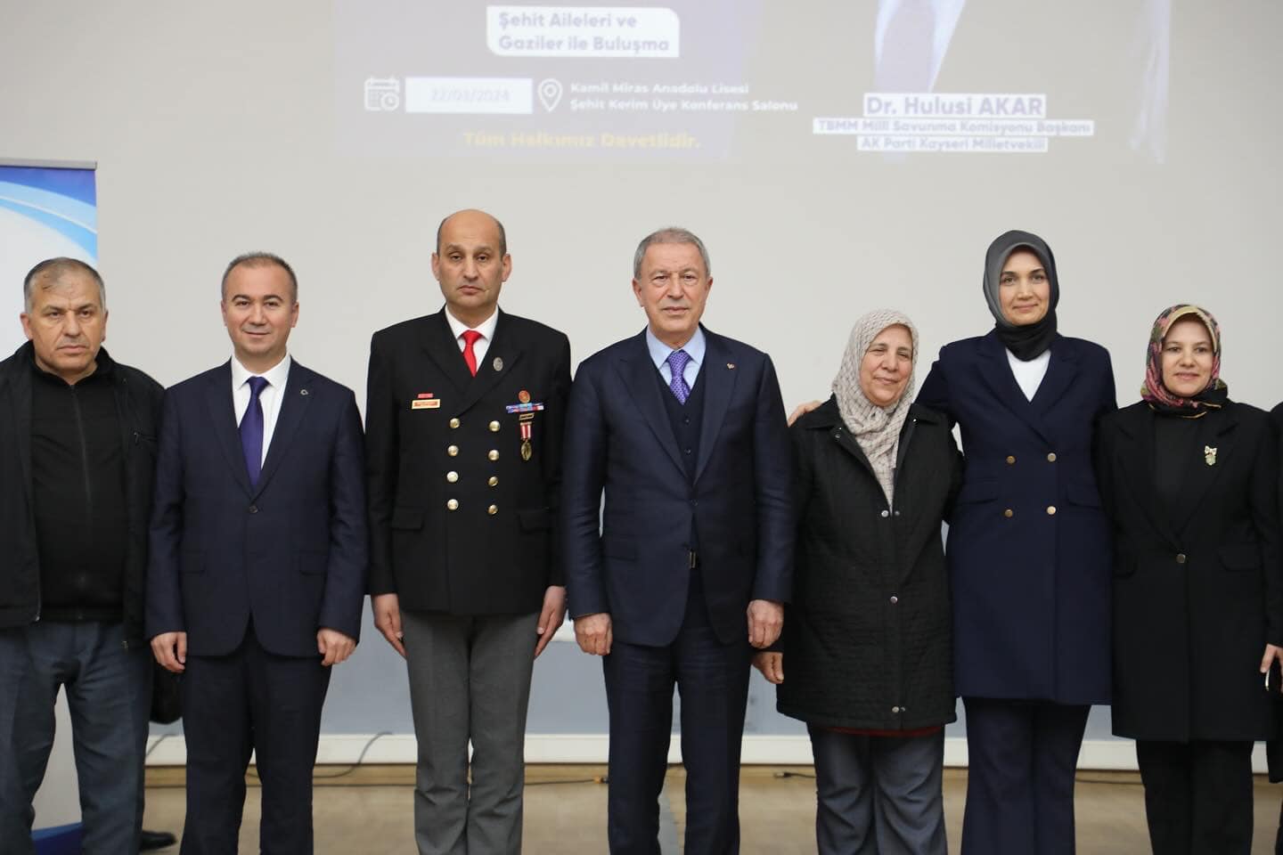 AKAR BİRLİK VAKFINDA  DÜZENLENEN KONFERANSA KATILDI