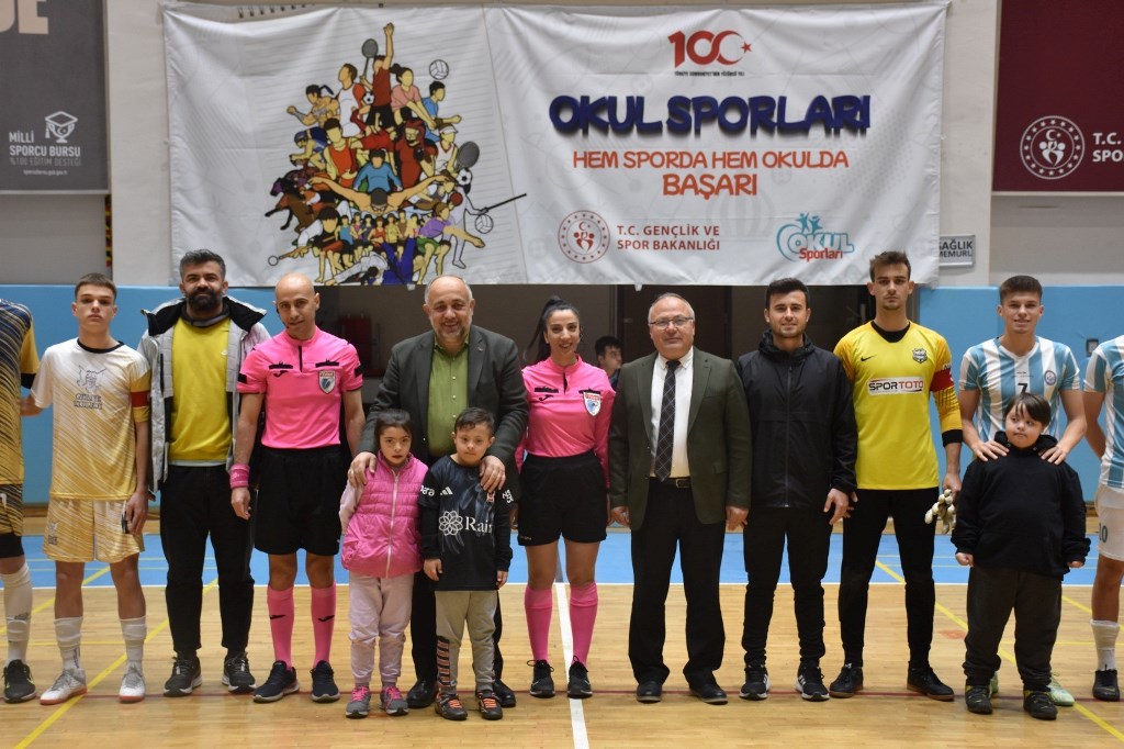 AFYON'DA FUTSAL GRUP MÜSABAKALARI BAŞLADI