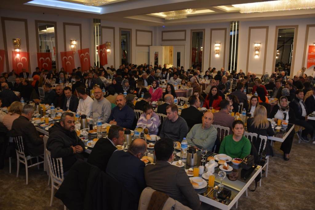 "AFYON'DA VESAYETİN KIRILMASINI İSTEYEN MHP'YE OY VERMELİ"