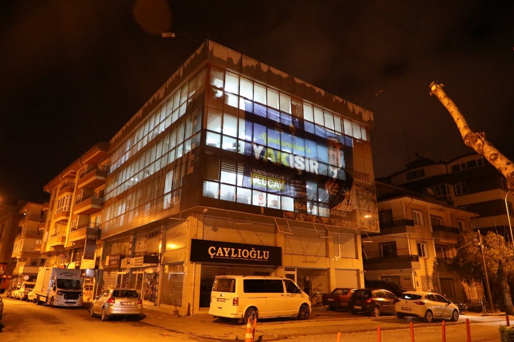 ULUÇAY VE EKİBİ SAHURA KADAR ÇALIŞIYOR