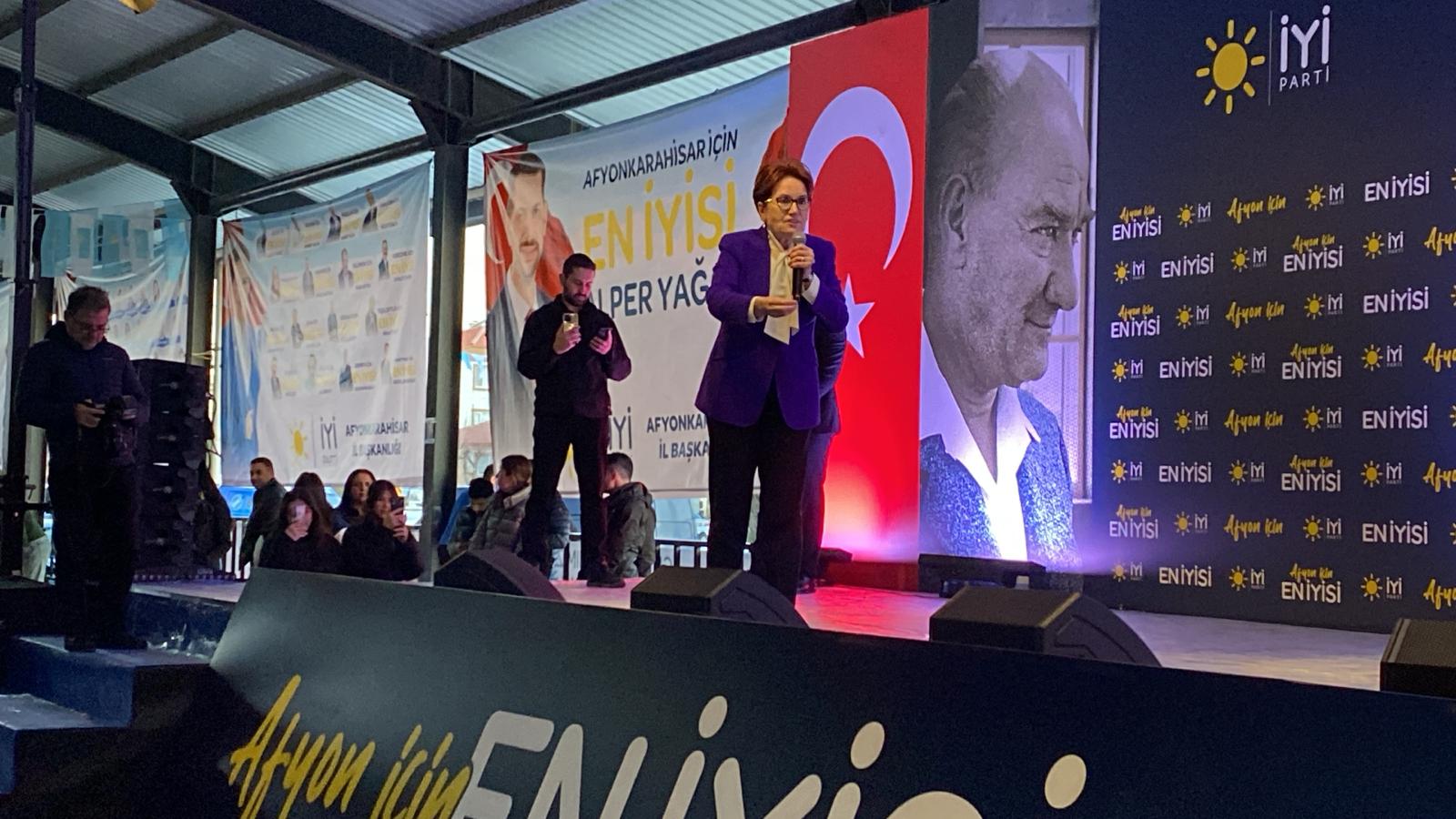 Olgun'dan Akşener'e anlamlı hediye