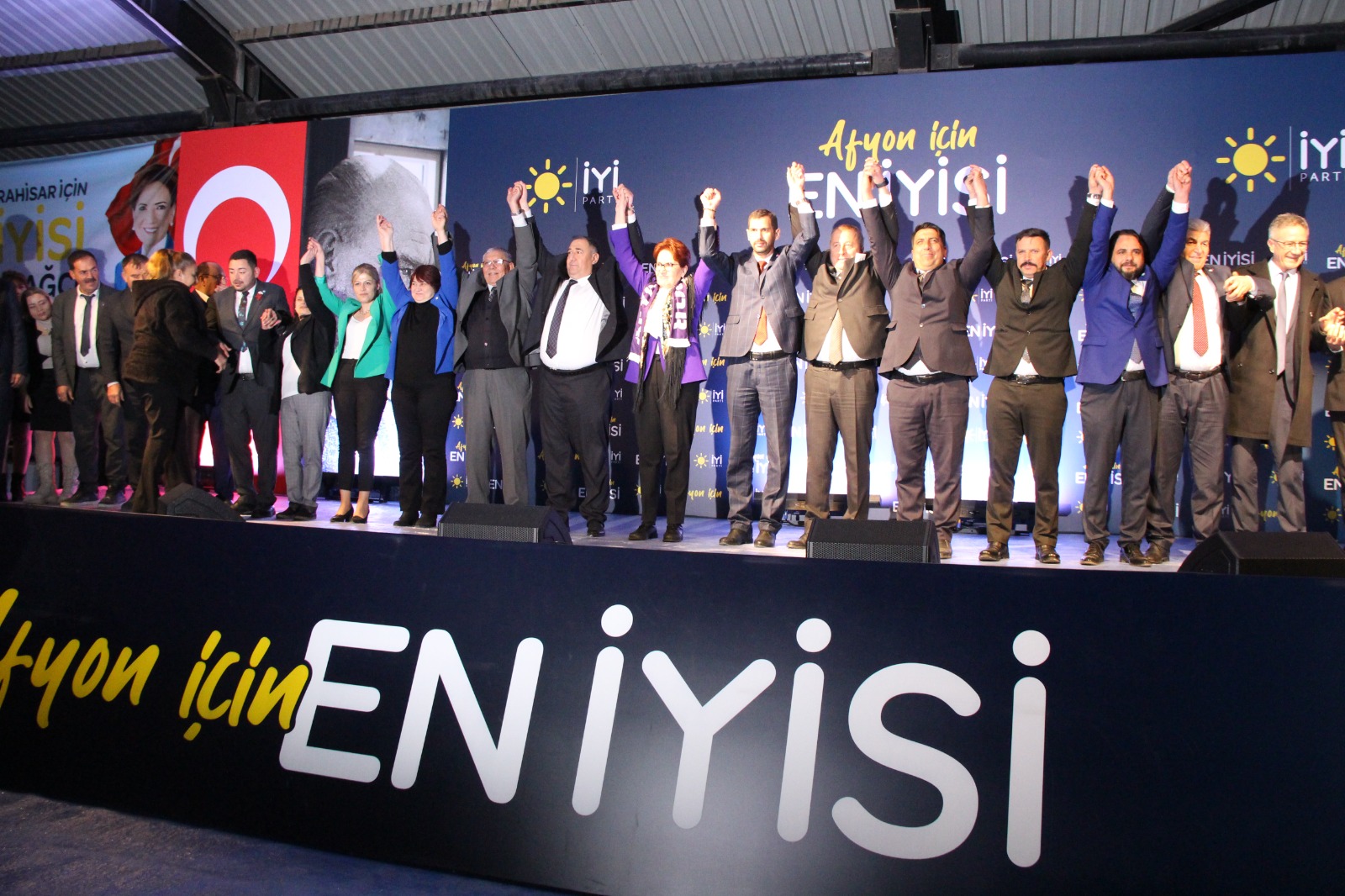 “Alper kardeşime hepinizden oy istiyorum”