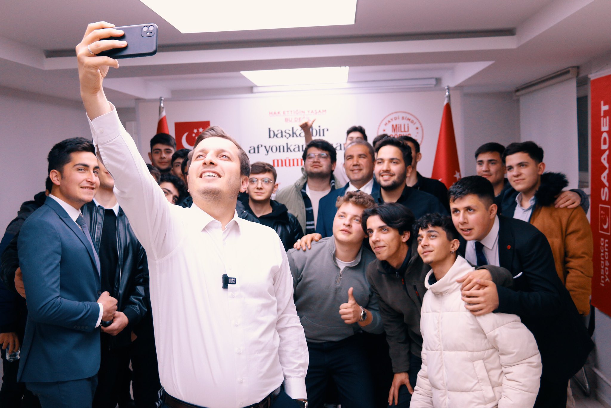 Gençler Sordu Karataş Cevapladı