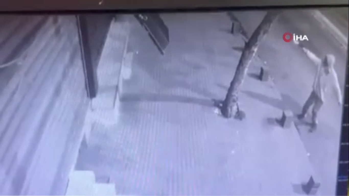 TETİKÇİ TUTUP İŞYERİNE ATEŞ AÇTIRDI,