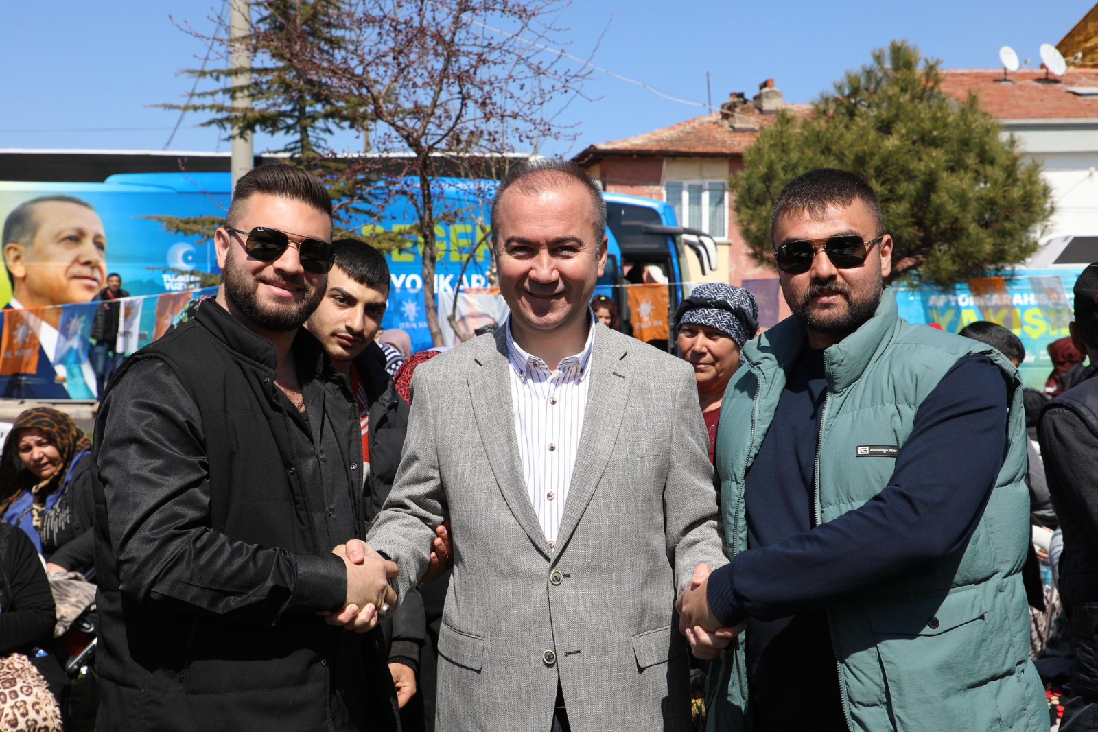 ROMANLARA YAPILAN AYRIMCILIĞI GEÇMİŞE GÖMDÜK